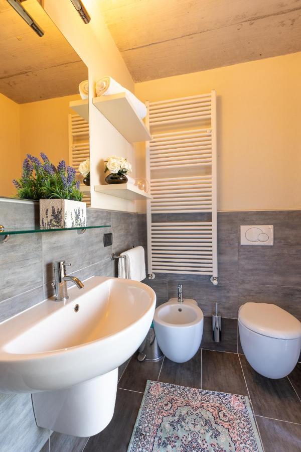 Casa Di Campagna Tony Con Piscina E Vista Lago غْرافيدونا المظهر الخارجي الصورة
